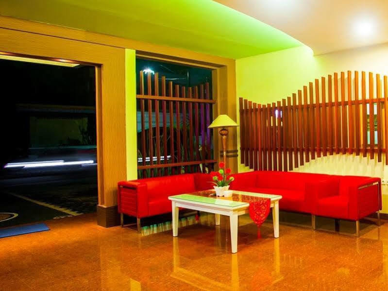 City Hotel Mataram Kültér fotó